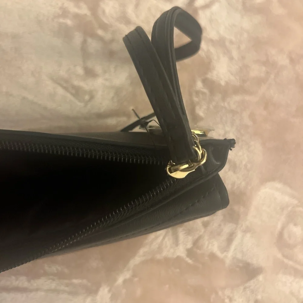NWT GUESS Black Clutch Wristlet with Gold Logo - Picture 9 of 10